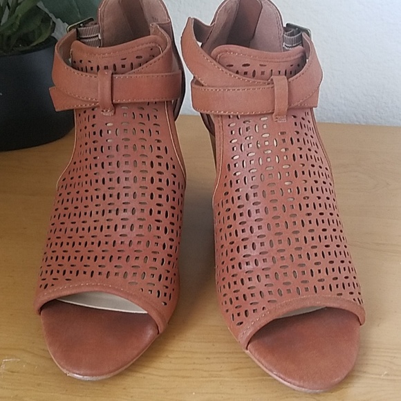 Dollhouse wedges - Picture 4 of 6